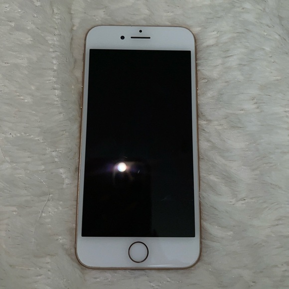 Gold iPhone 8 64GB Unlocked - Picture 7 of 14